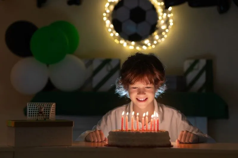 Fête d'enfants sur le thème du football
